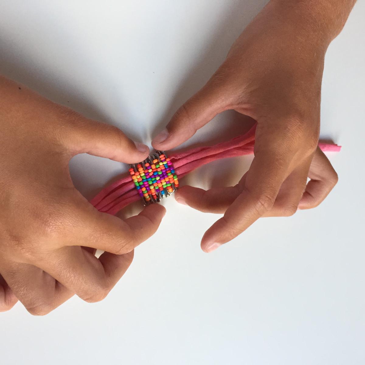 07. PULSERAS DE TRAPILLO E IMPREDIBLES - COLOCAMOS LOS IMPERDIBLES DE FORMA ALTENATIVA