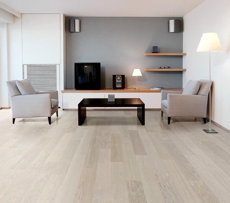 Parquet flotante y suelos laminados. Suelo laminado en tonos claros