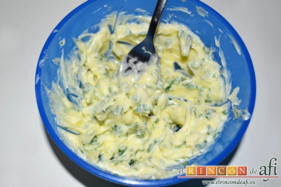 Bola de cerdo con miel y mostaza, mezclar bien