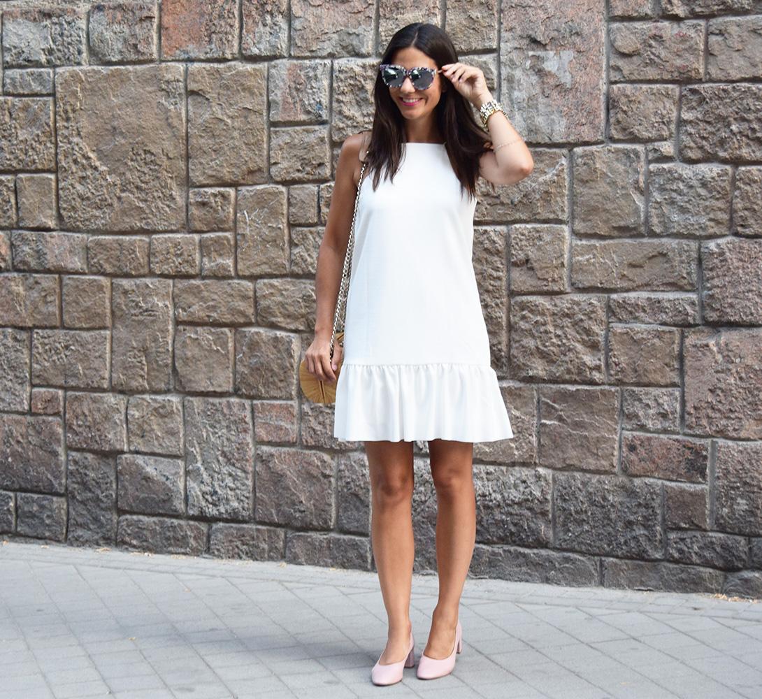 look vestido blanco blogger street style