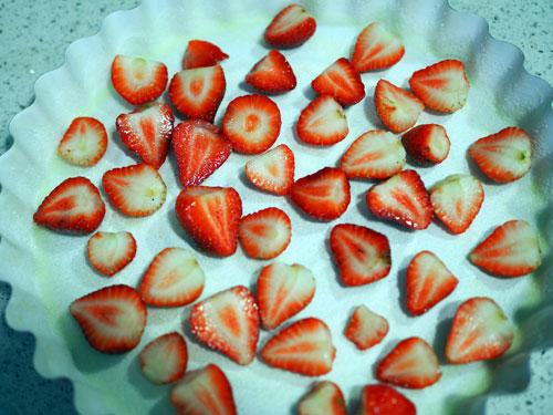 poner-las-fresas-en-el-recipiente