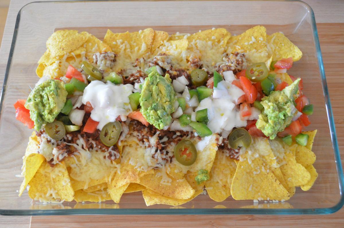 nachos con carne y guacamole