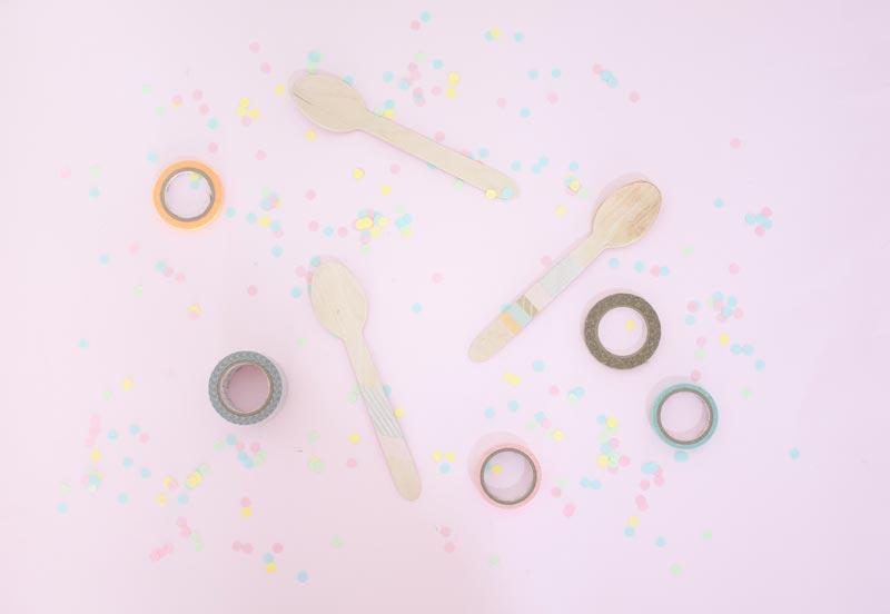 Cubiertos decorados con washi tape.