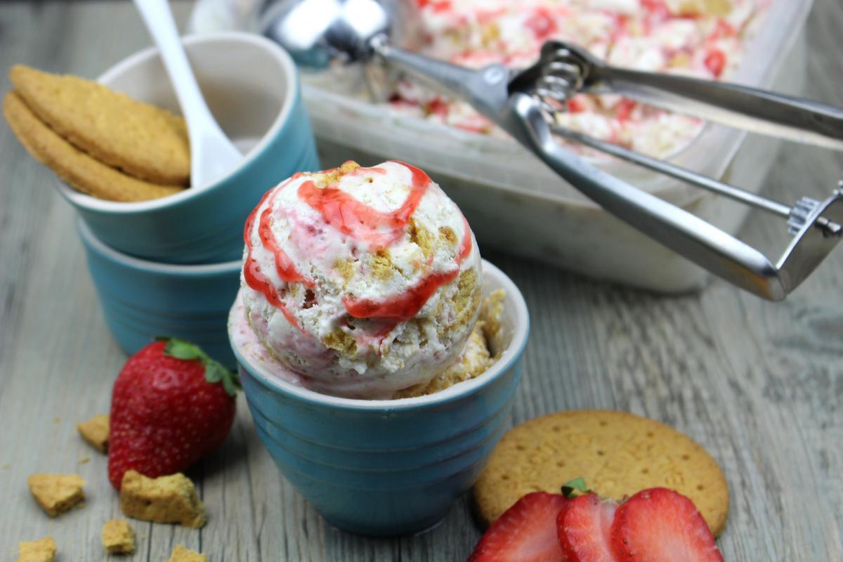 Helado de tarta de queso sin lactosa o helado de cheese cake