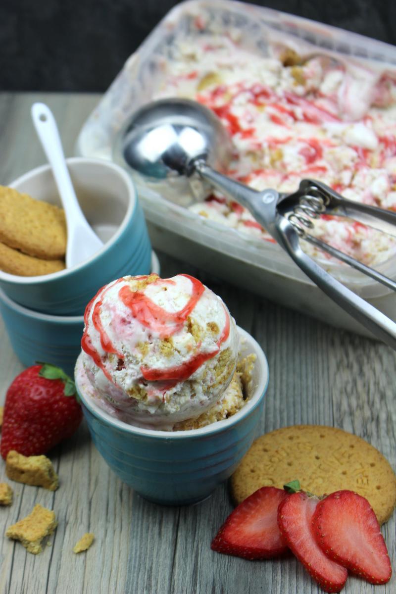 Helado de tarta de queso sin lactosa o helado de cheese cake