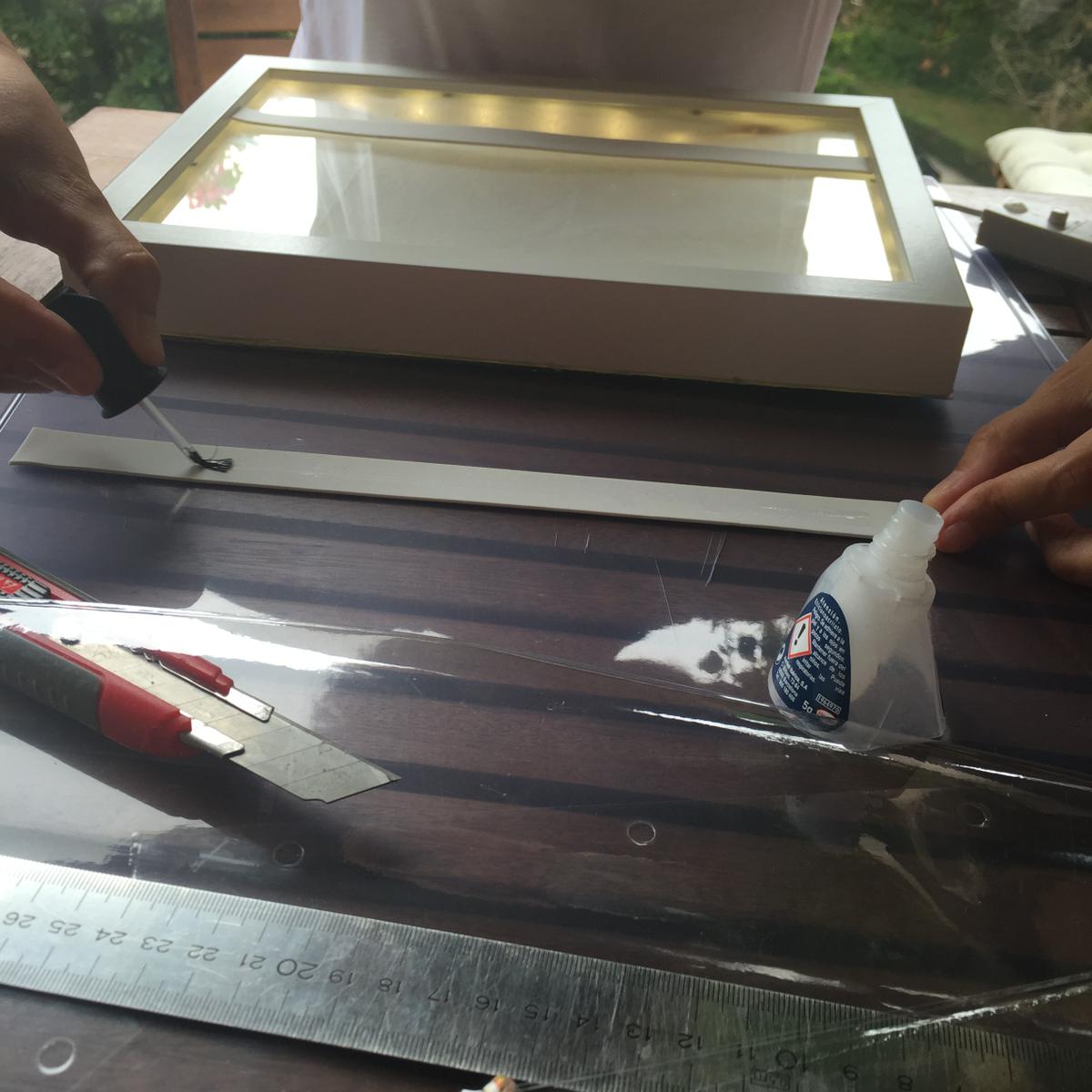 ponemos el pegamento en las tiras