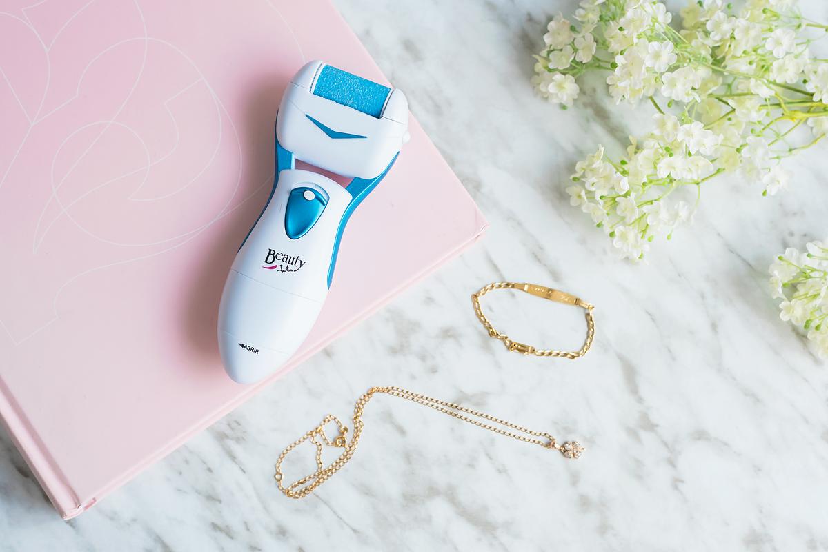 lucir unos pies bonitos con la ayuda de una lima electrica