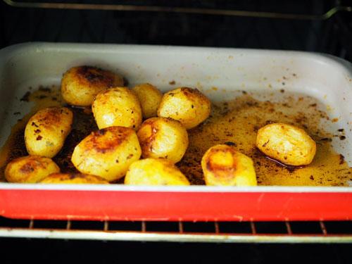 guarnición-de-patatas-para-los-Escalopines-de-Cerdo-encebollados4