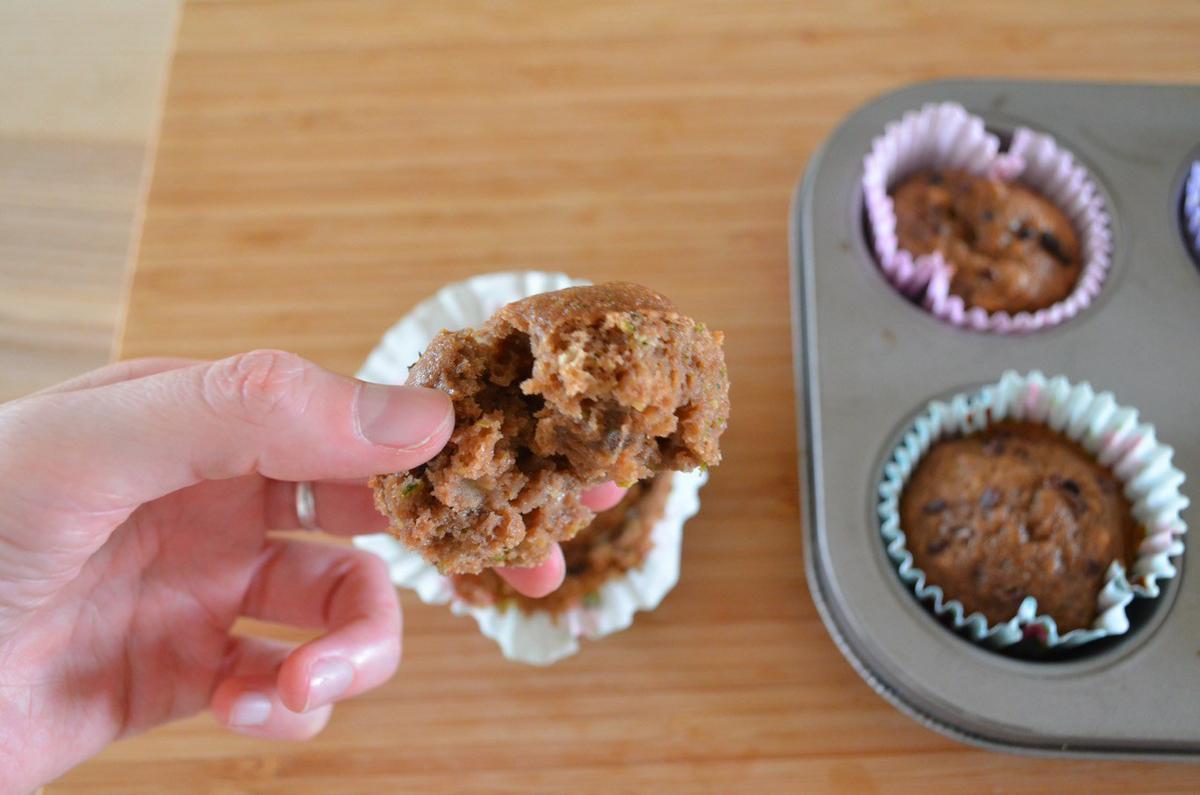 magdalenas de calabacín y chocolate saludables