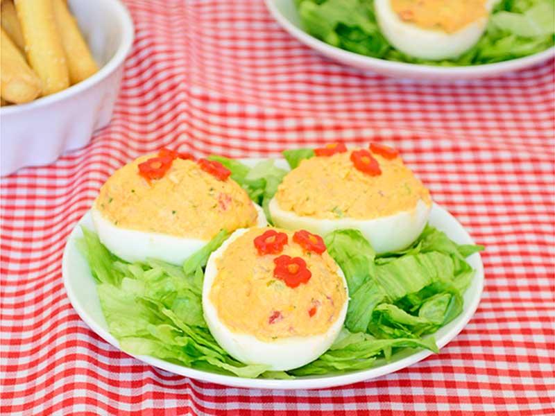 ##Huevos-rellenos-de-bonito