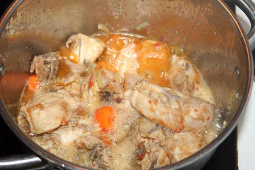 echar-la-cerveza-al-pollo