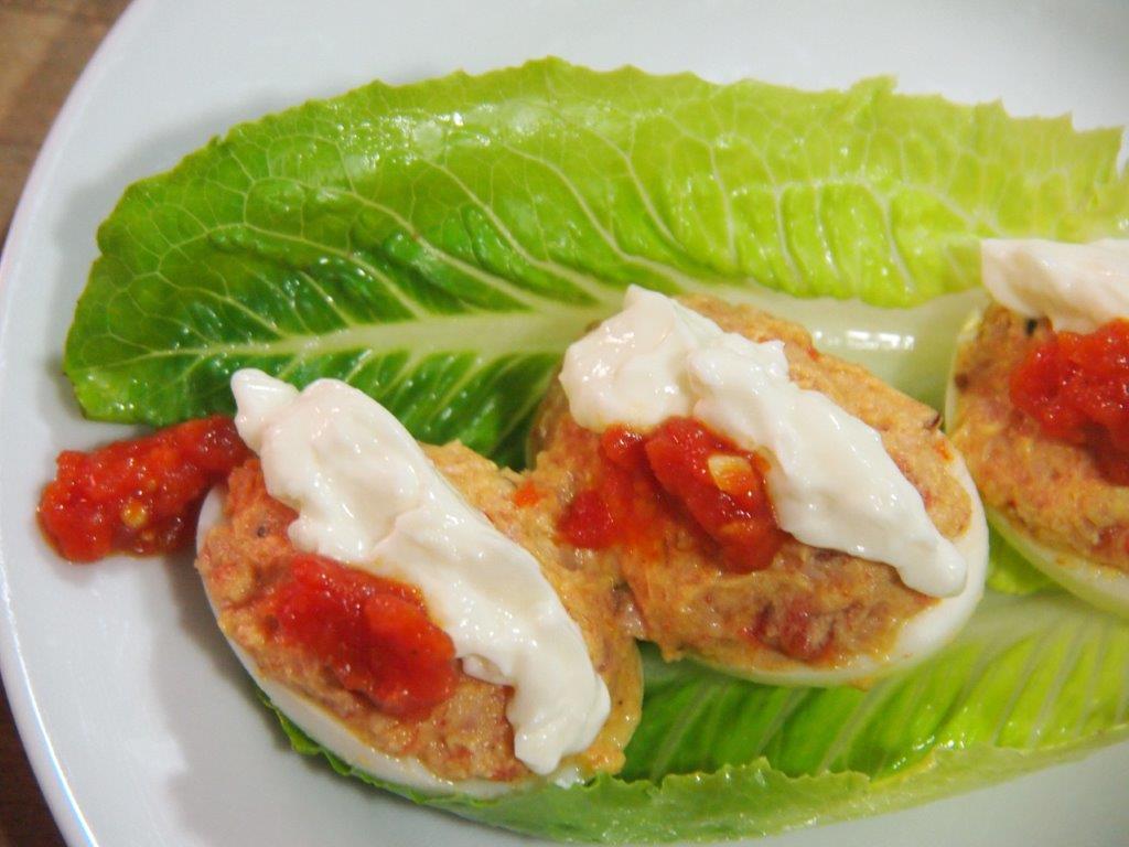 Huevos rellenos de atún6