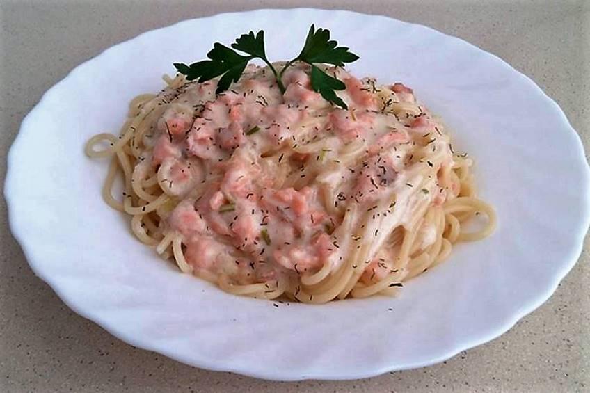 espaguetis-con-crema-de-salmon.jpg
