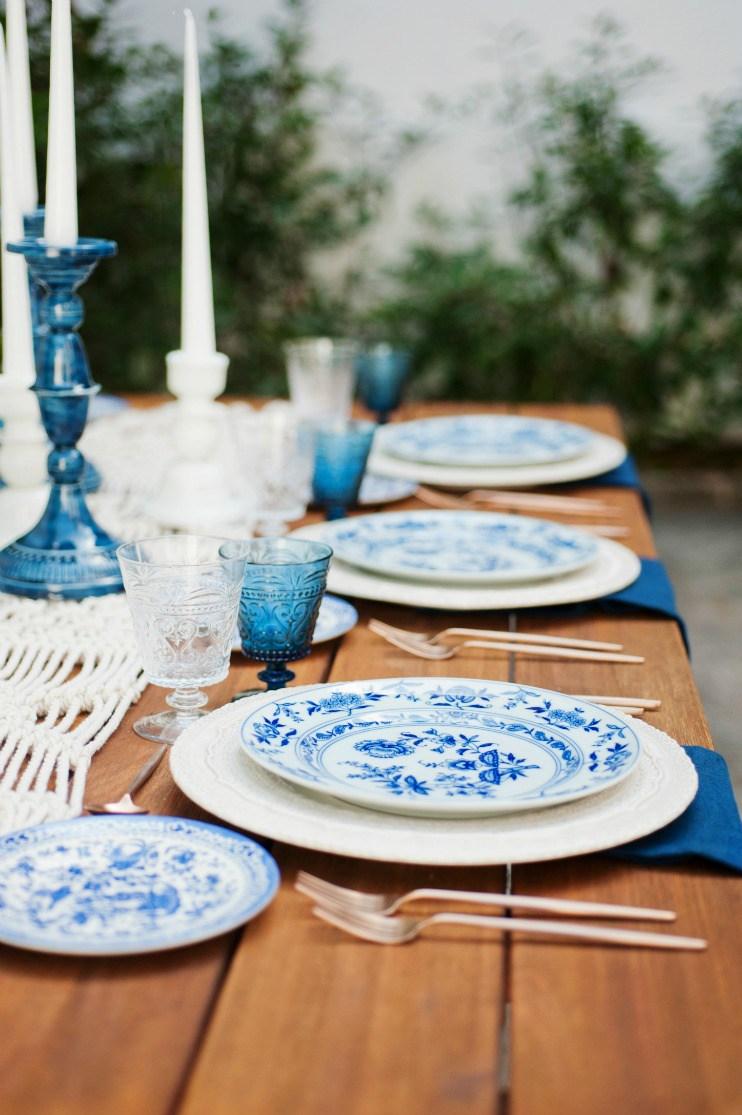 Decoración mesa veraniega en azules y blancos