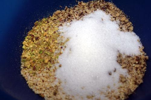 frutos-secos-para-el-Baklava-(dulce-árabe)