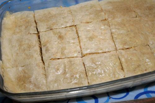 cortar-el-Baklava-(dulce-árabe)