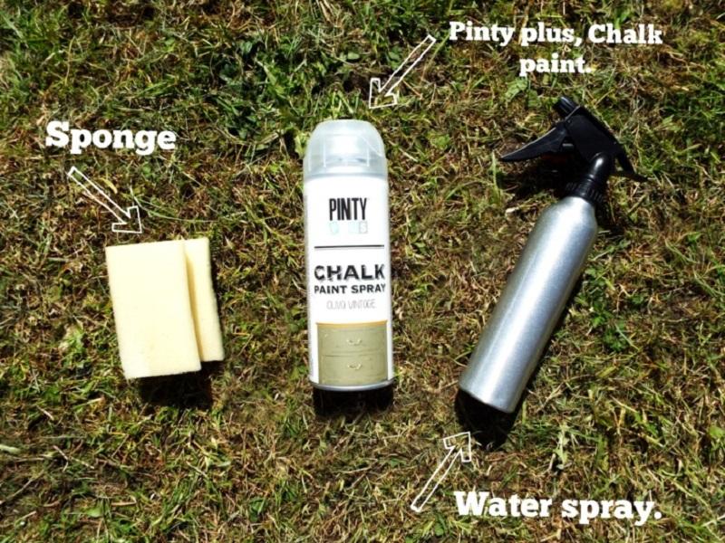 como pintar un sofá de tela con pintura en spray