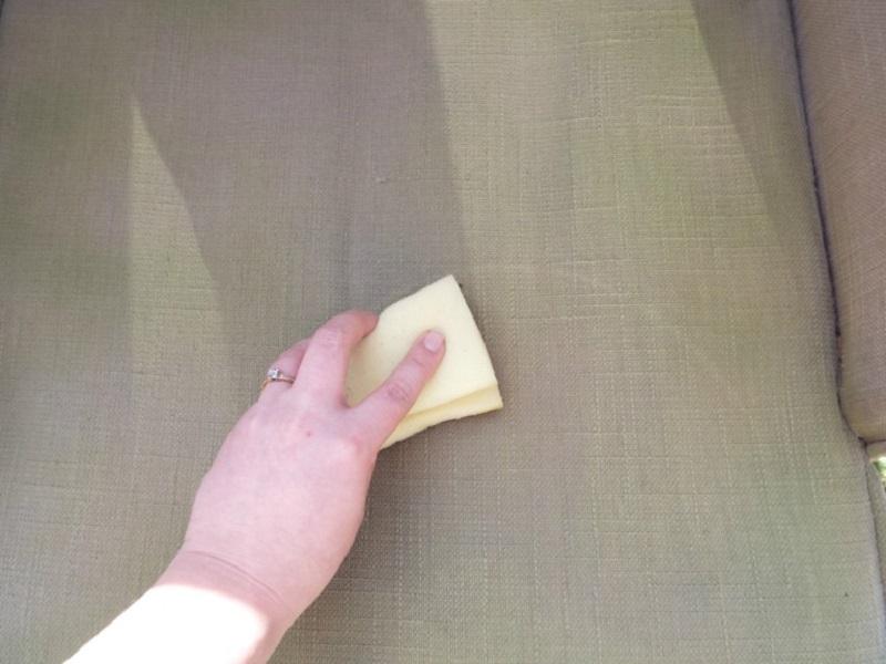 sofá con pintura chalk paint spray