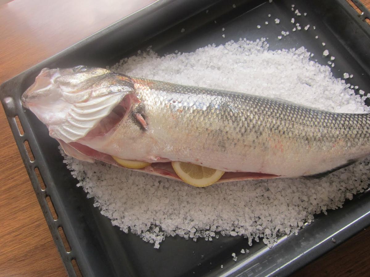 Lubina a la sal