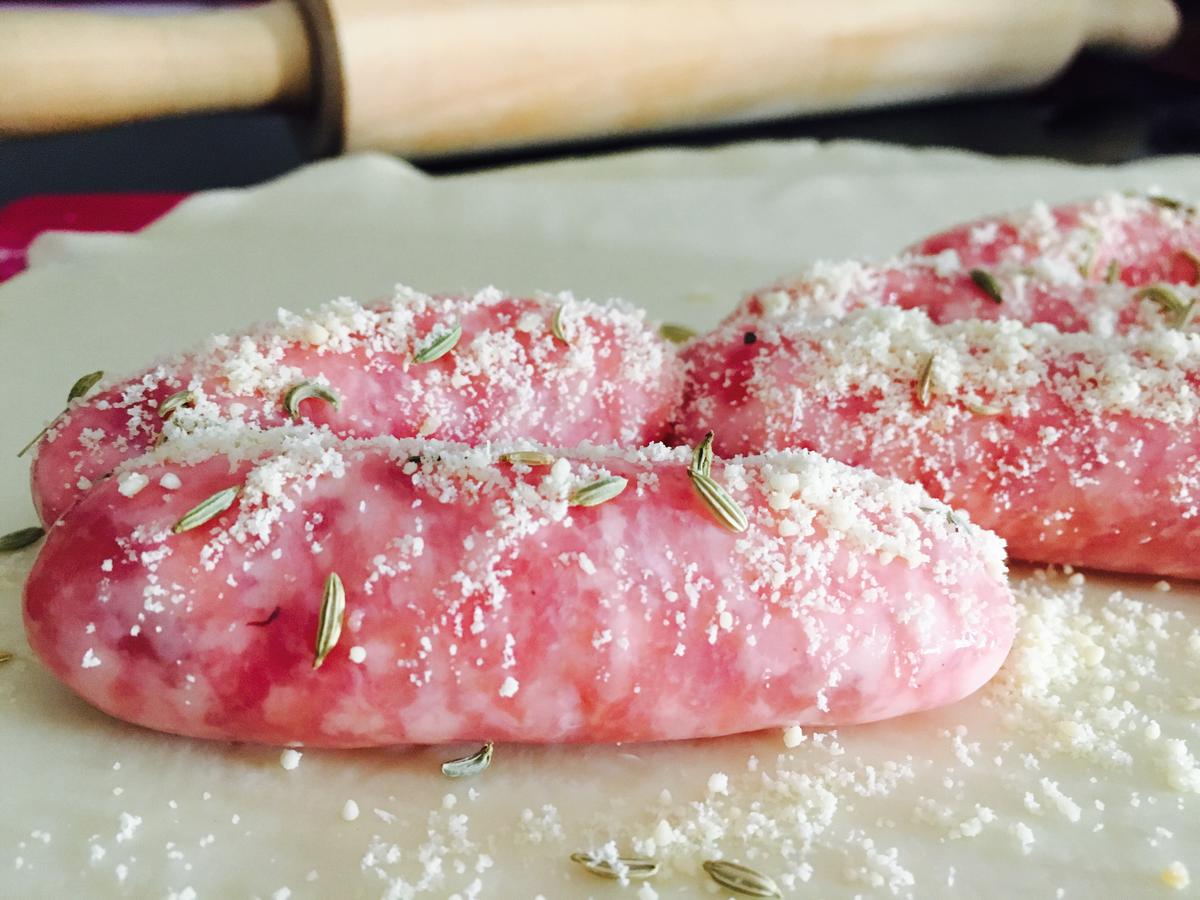 salchichasconhojaldreyparmesano-salchichas