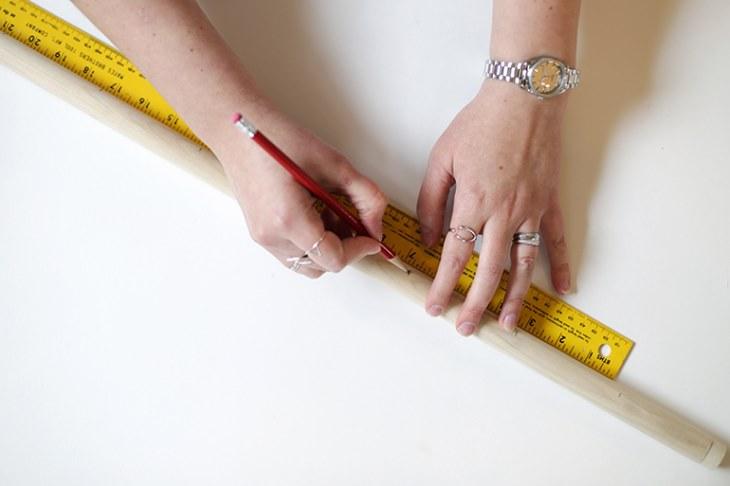 DIY para recibidores - Mide y marca la varilla y cortala