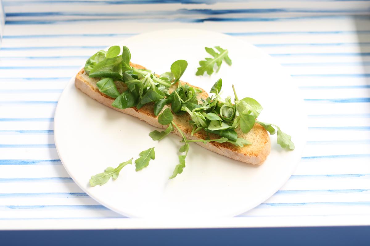 la-cuchara-azul-petra-mora-crostini-burrata-1