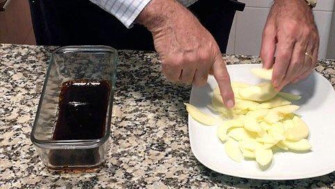 Y las cortamos finas, nos haran de base