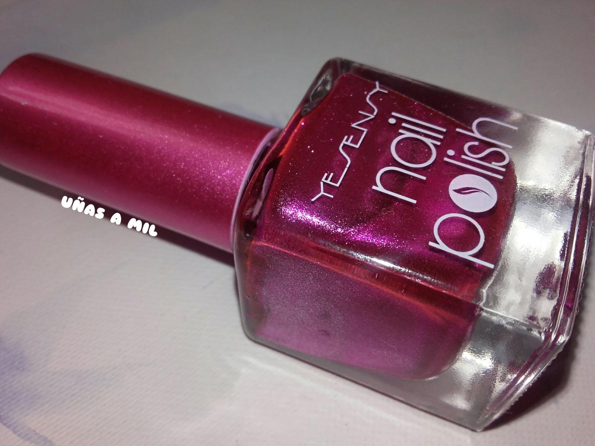 uñas_a_mil_esmalte_yesensy_fucsia_pegatinas_uñas_nail_art_flores_mariposas_enredaderas (2)