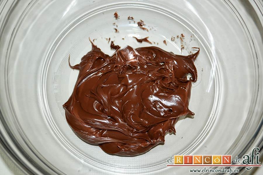 Nutellotti o galletas de Nutella, poner la Nutella en un bol