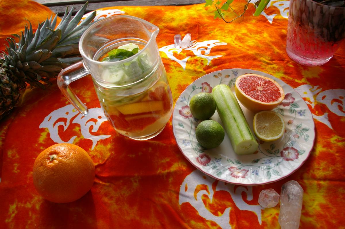 bebida-detox-con-citricos-pepino-y-menta