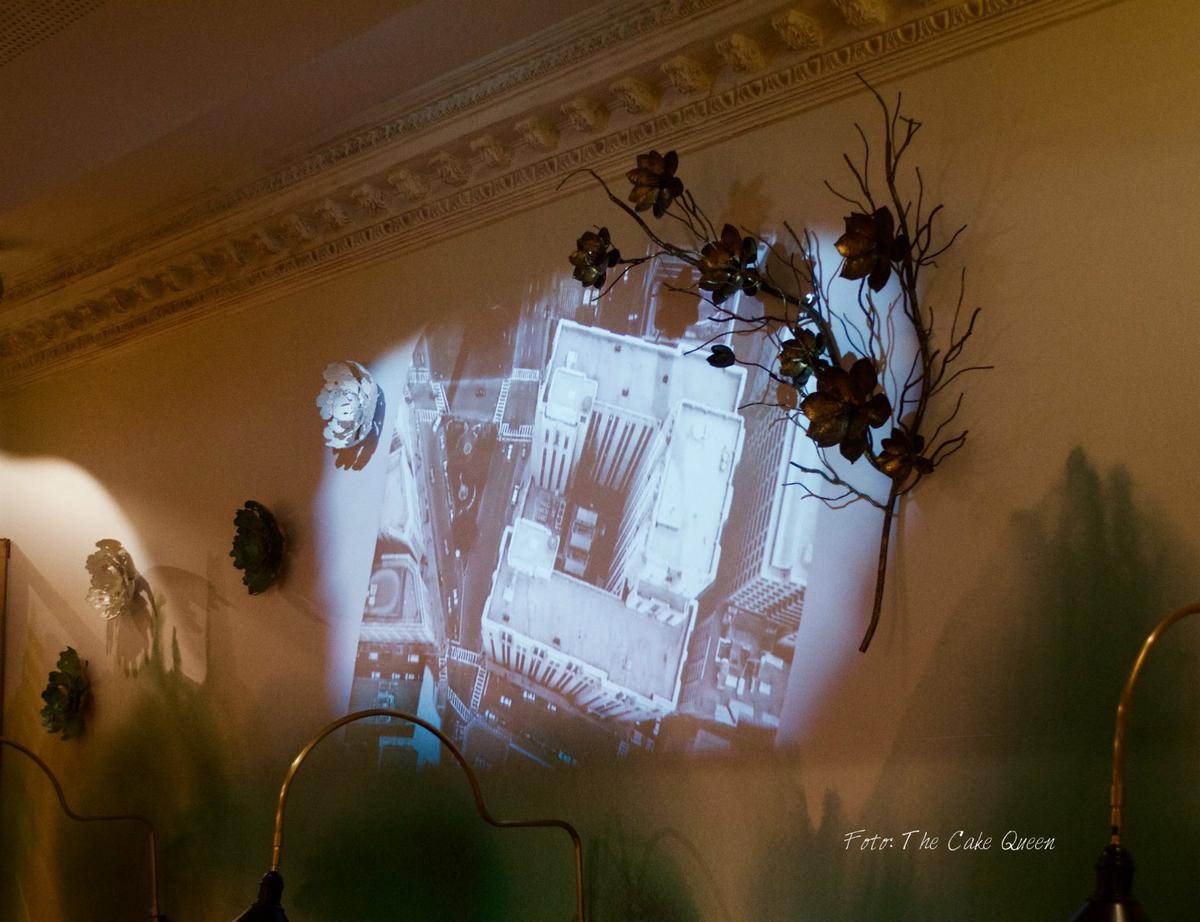 Imágenes proyectadas en la pared 