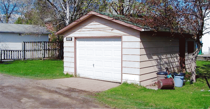 pensaban-que-estaba-loco-cuando-se-mudo-a-un-garaje-banner-696x364