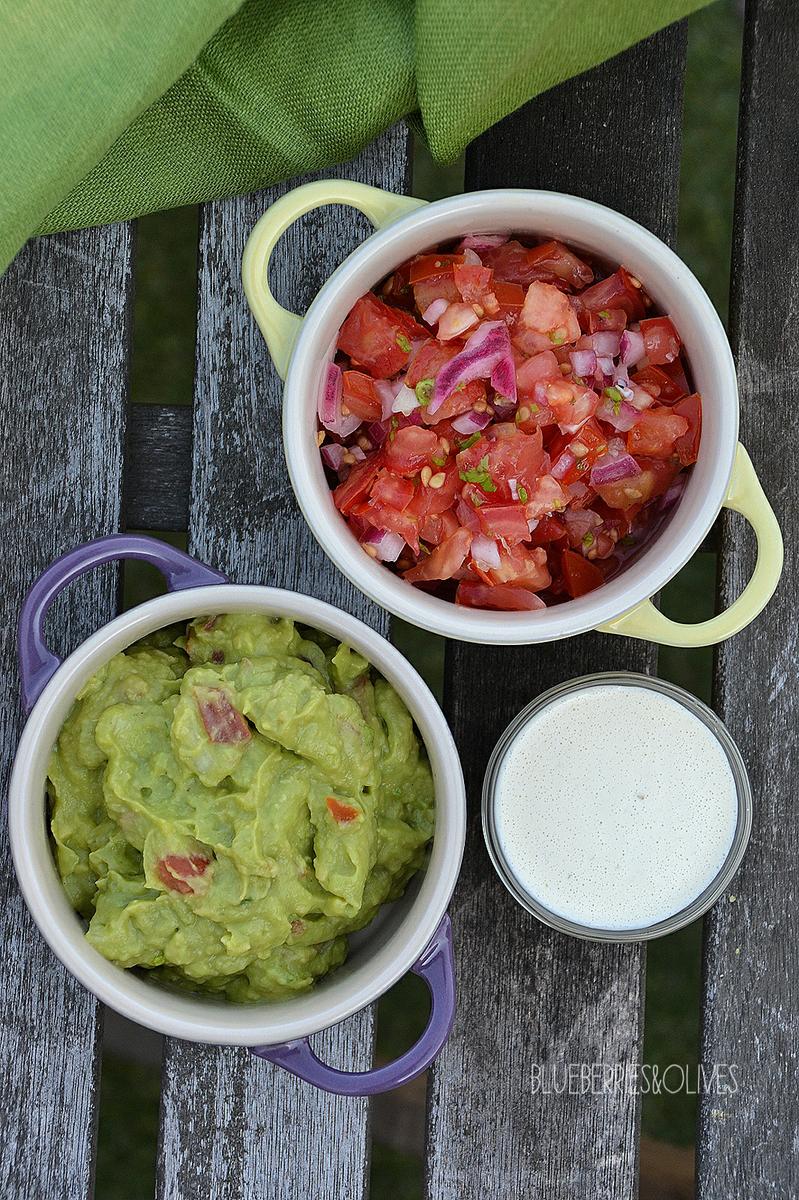 tacos-de-pescado-con-3-salsas-6-blueberries-and-olives