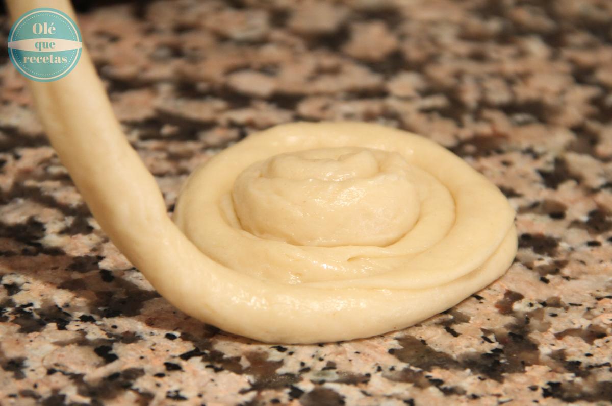 Ensaimadas clásicas caseras con azúcar glass