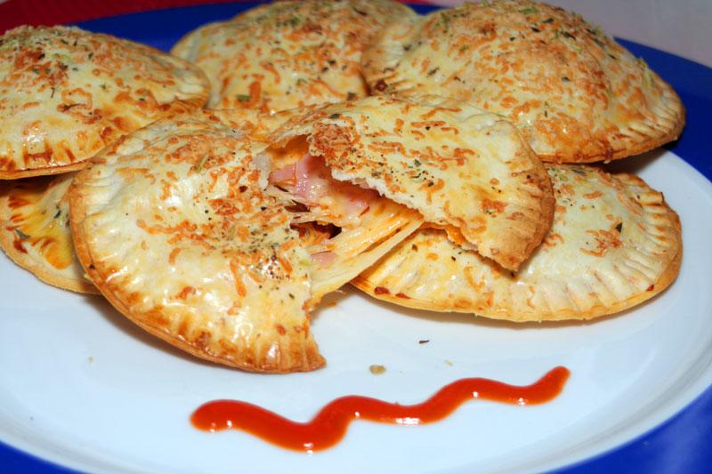Empanadillas-de-hojaldre-de-Jamón-y-Queso