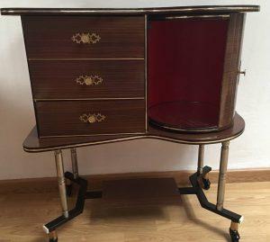 mueble-bar-anos-60-detalle-bar-con-base-giratoria-y-espejo