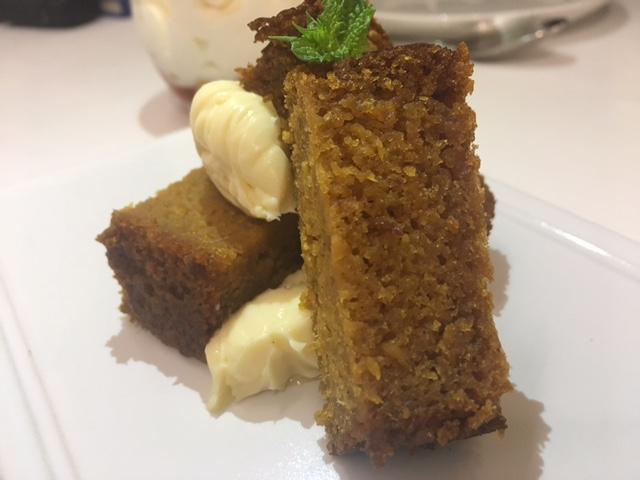 Bizcocho de Zanahorias y cremoso de Chocolate Blanco