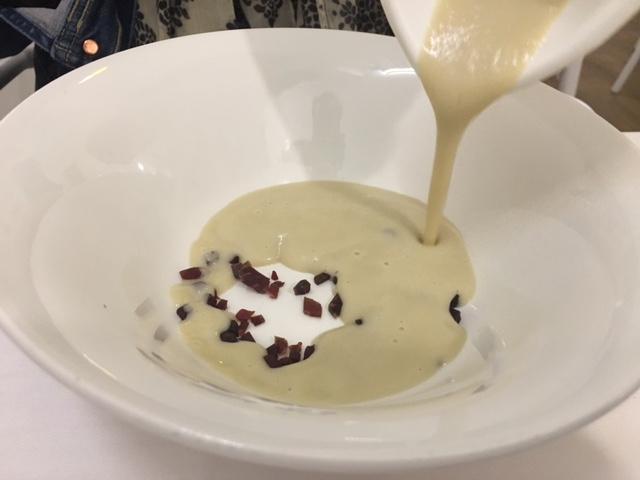 Crema Trufada de Cardo con Virutas de Cecina de León