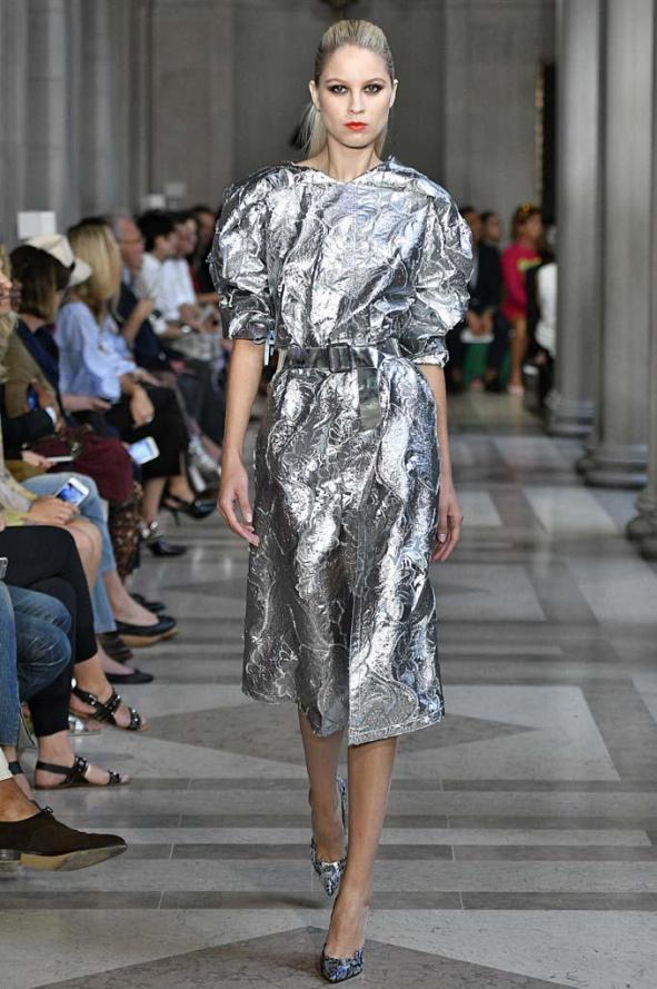 puff_sleeve_jacquard_midi_dress_in_metallic_silver