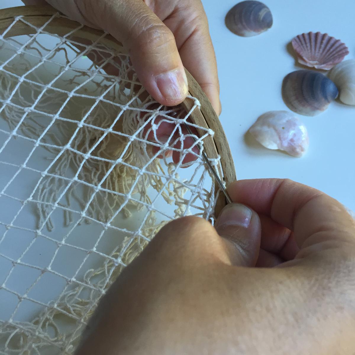 cosemos la red al bastidor