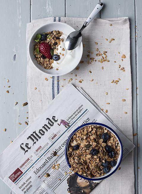 Yogur con granola: un snack saludable