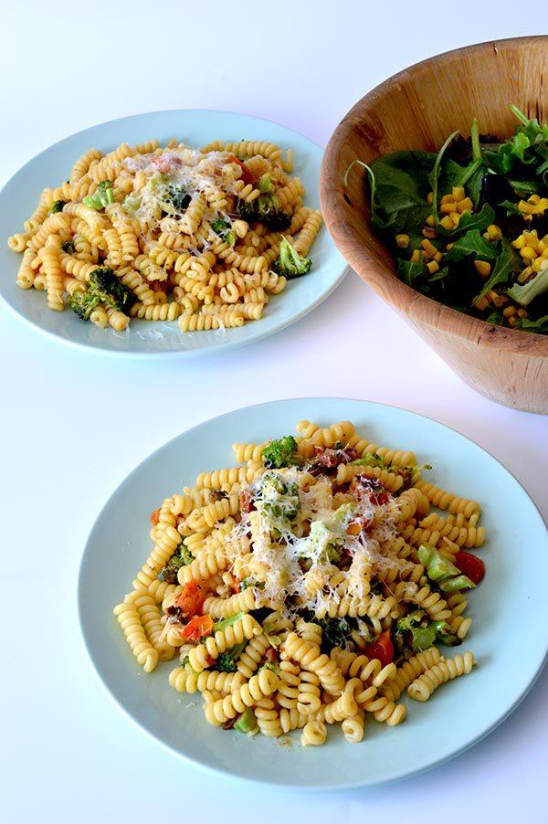 espirales-con-brocoli-tomates-y-pesto-ays-18