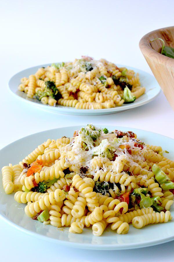 espirales-con-brocoli-tomates-y-pesto-ays-20