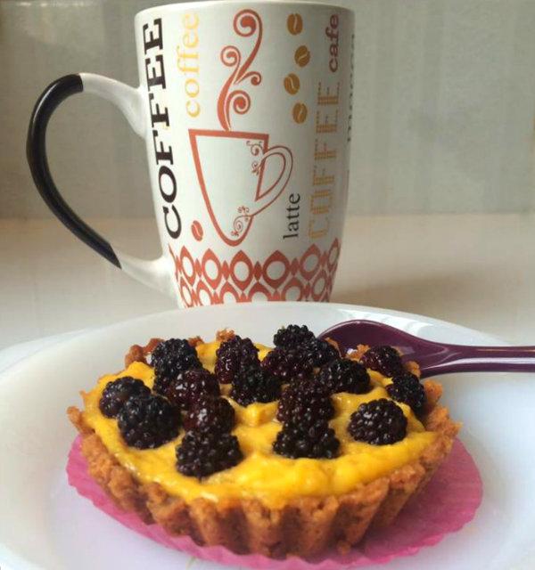 cafe-y-tartaletas-de-moras