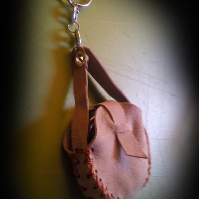 llavero-funda-maquillaje