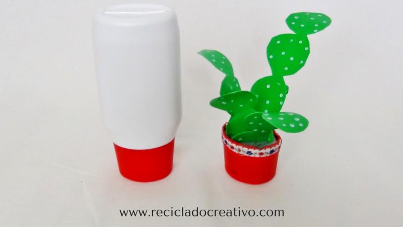 DIY Cactus realizado reciclando botellas de plástico