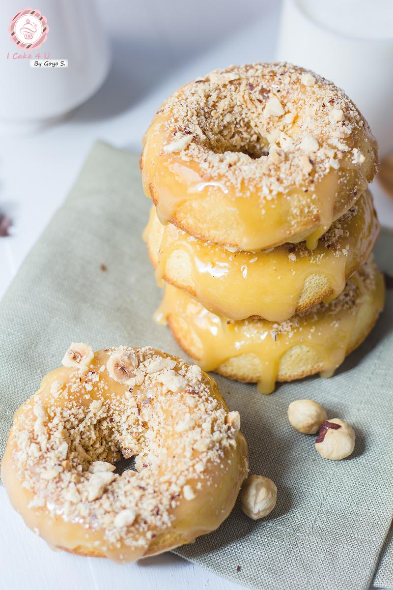 Donuts horneados de Toffee y Avellanas