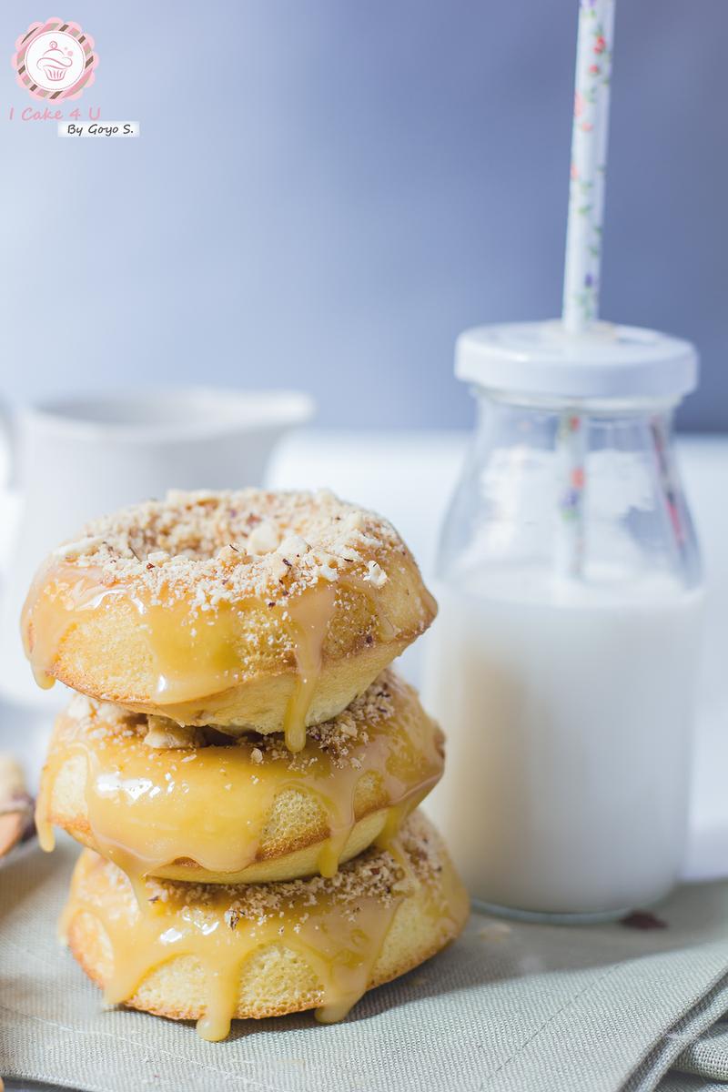 Donuts horneados de Toffee y Avellanas