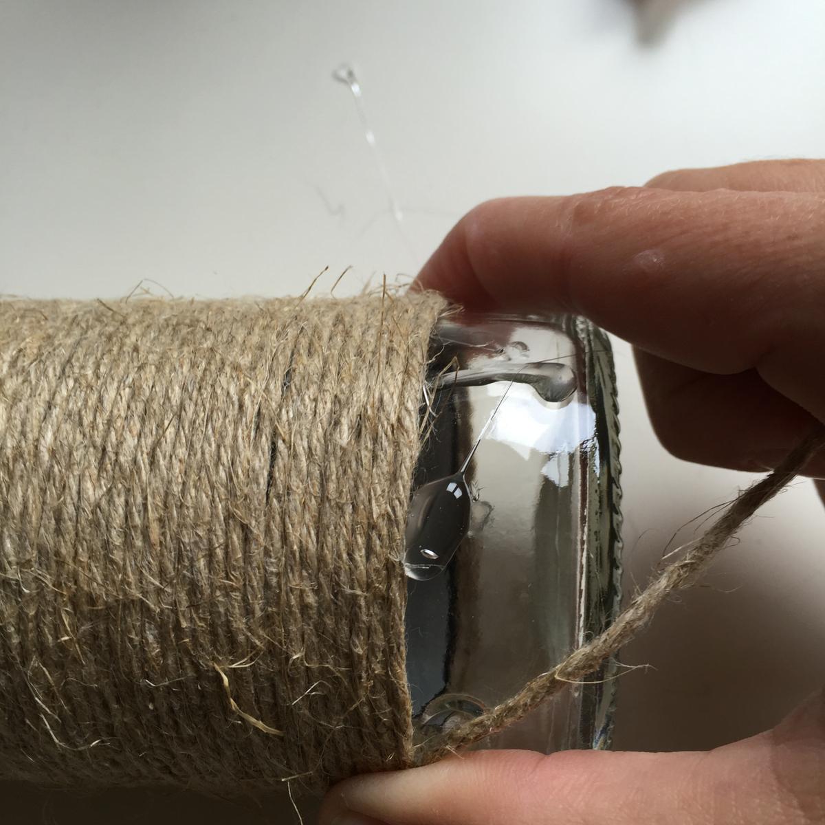 4-botellas-florero-decoradas-con-cuerda-seguimos-enrollando