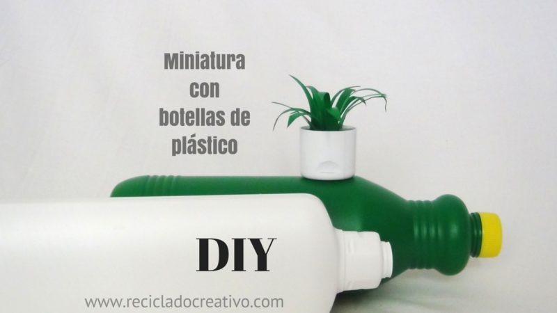 DIY Miniatura de planta de hojas cintas con botellas de plástico